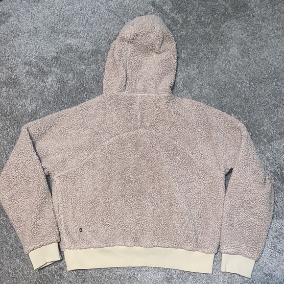 Lululemon cropped Sherpa half zip - Picture 6 of 6